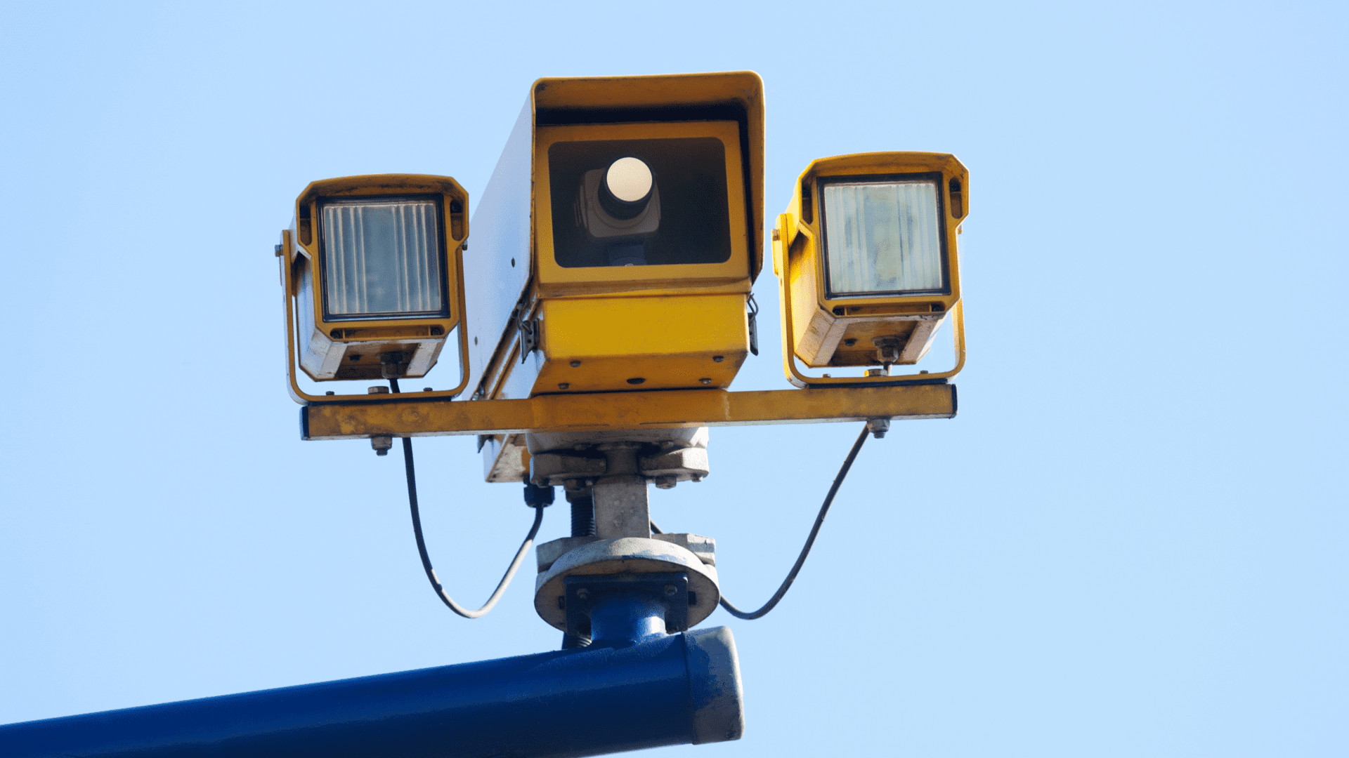 Yellow mobile detection camera 