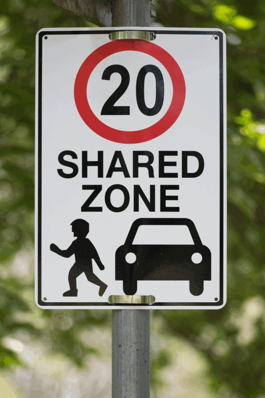 Shared zone sign showing 20