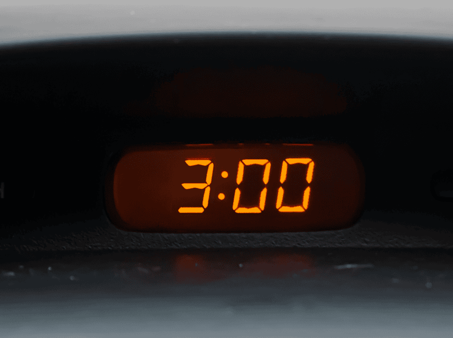 Car clock 3pm